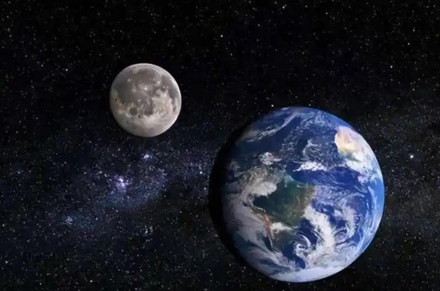 地球、月球不是气态星球，根本就没有洛希极限这回事