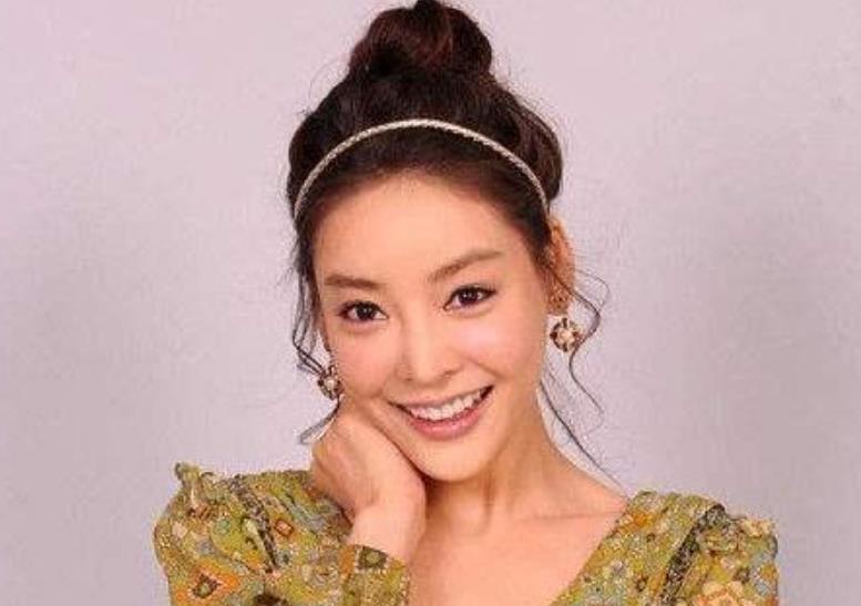 被迫陪睡31人近百次，惨遭道具虐待，29岁吊死家中
