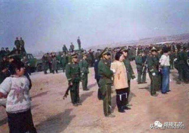 奇闻001-解密中国大案089——乱搞关系被开除 杀42人藏尸家中地窖